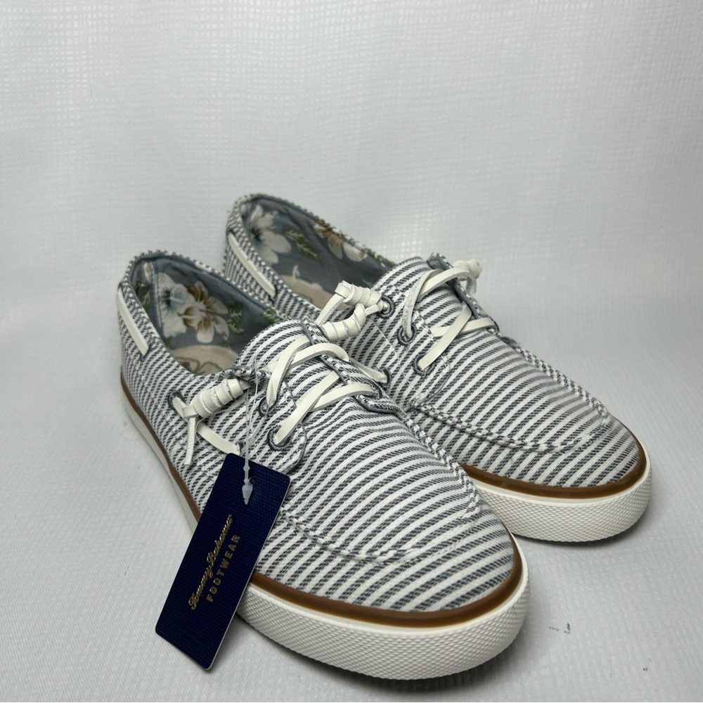 NWT Tommy Bahama Gray and White Striped Women's 8 Boat Shoes Causal Beach